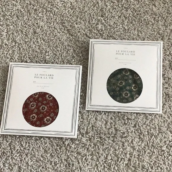 Sézane NEW- Floral Patterned Scarves Set - Picture 1 of 5